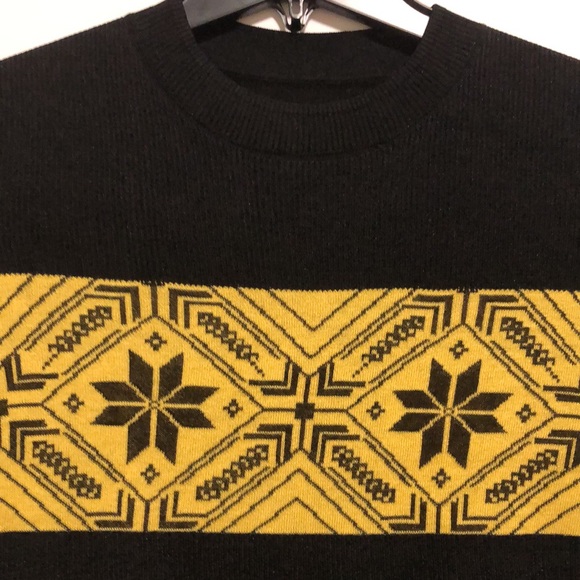 Knitwear tops close neck line - Picture 3 of 4